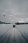 雪道中的汽车