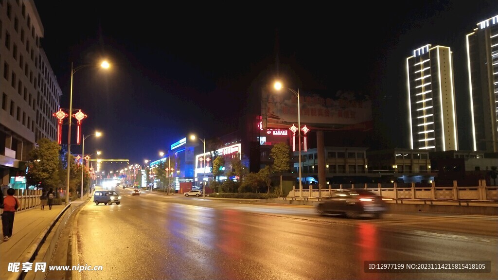 城市马路夜景