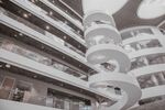 建筑楼道和旋转楼梯