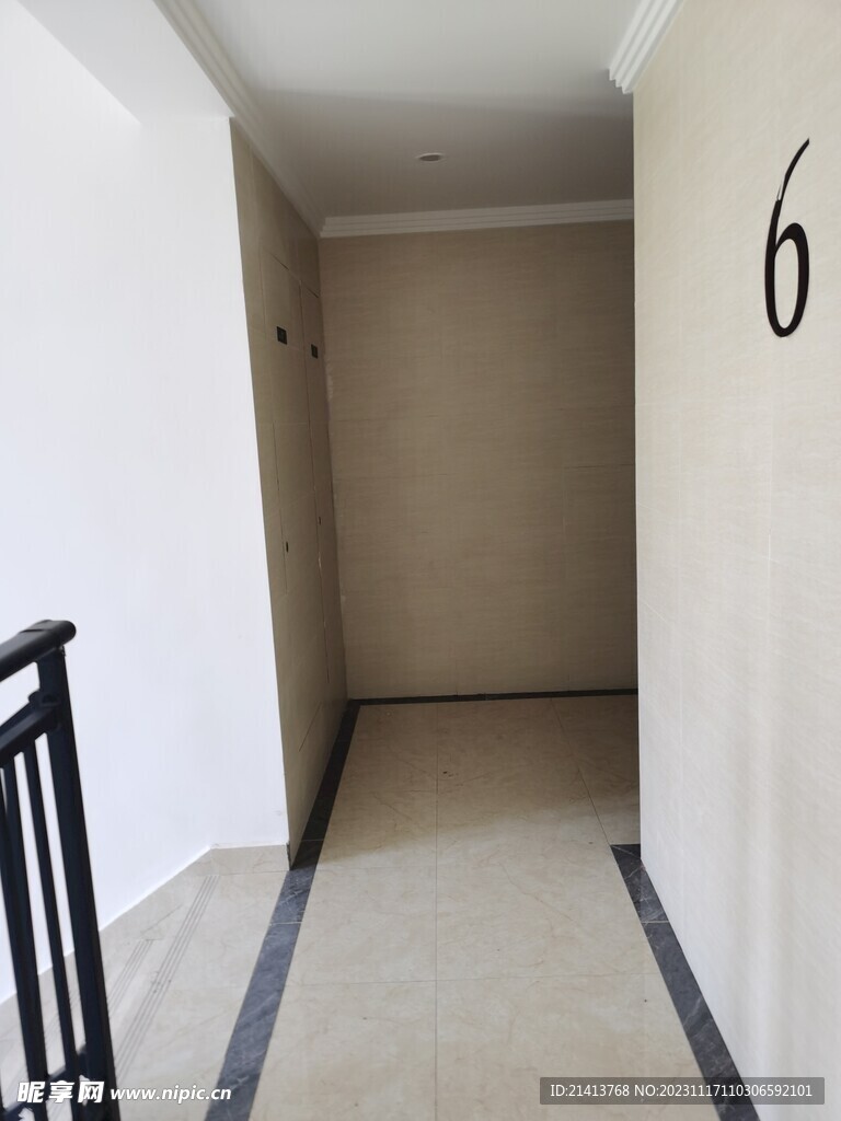 毛坯房