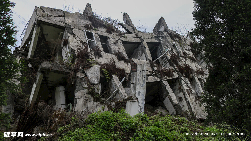 汶川地震漩口中学遗址