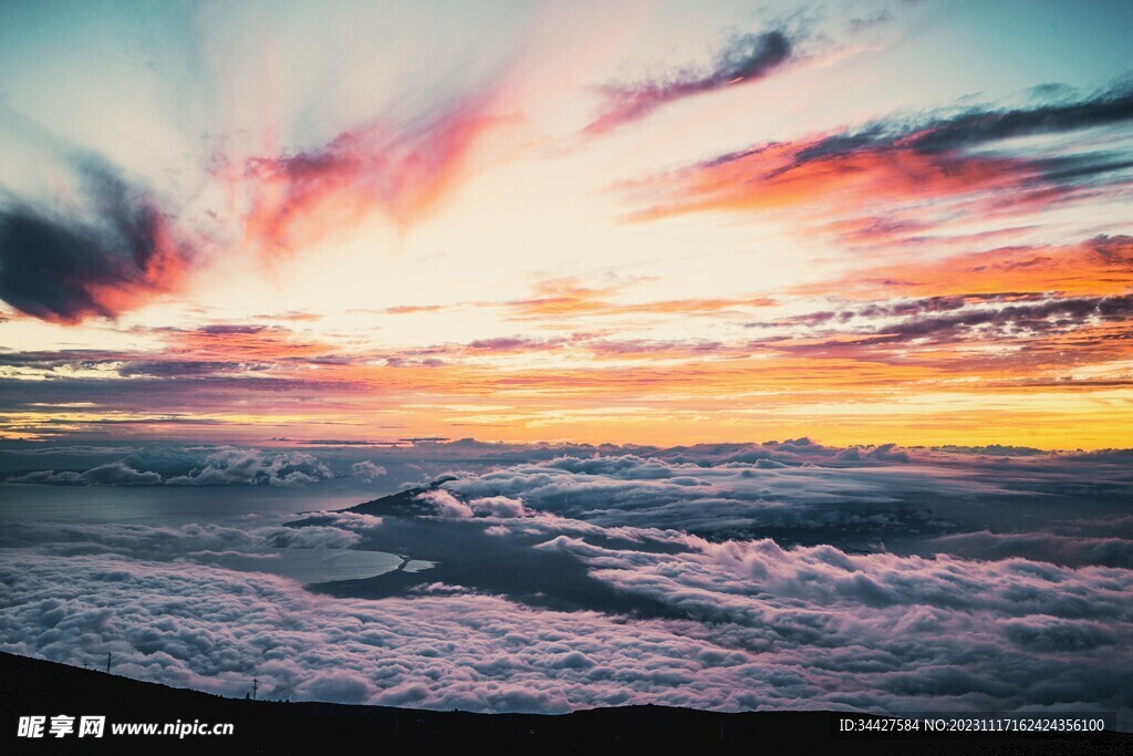 彩霞云海风景