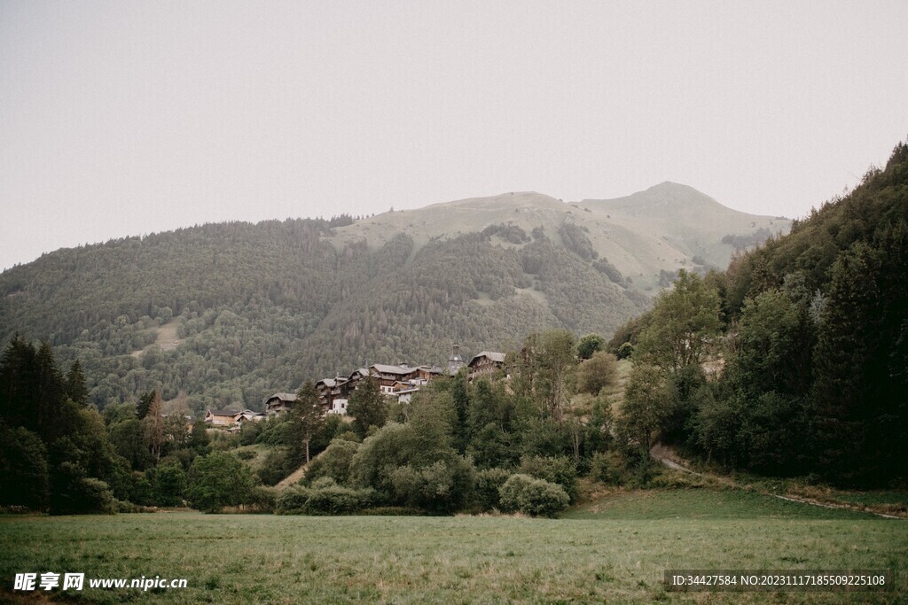 山间木屋