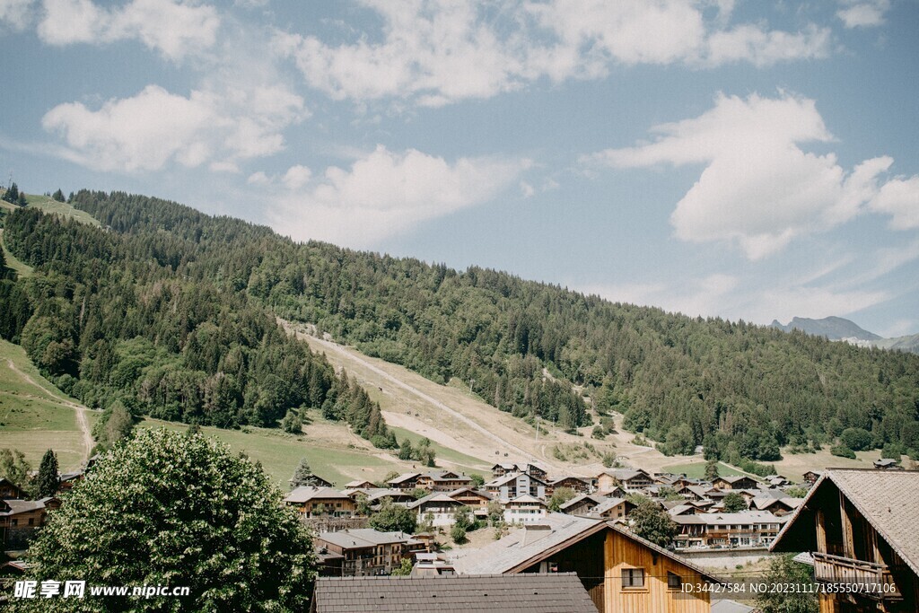 山间木屋