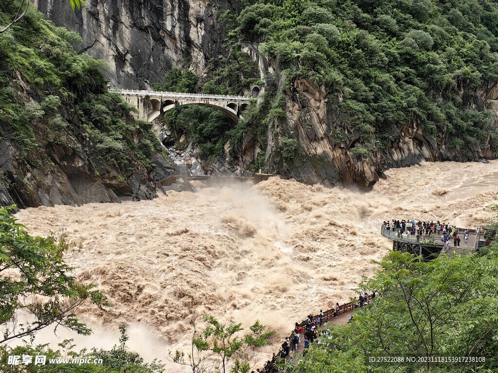 虎跳峡