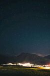 山脉和星空