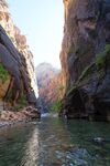 峡谷河流