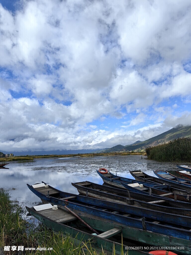 船只  泸沽湖