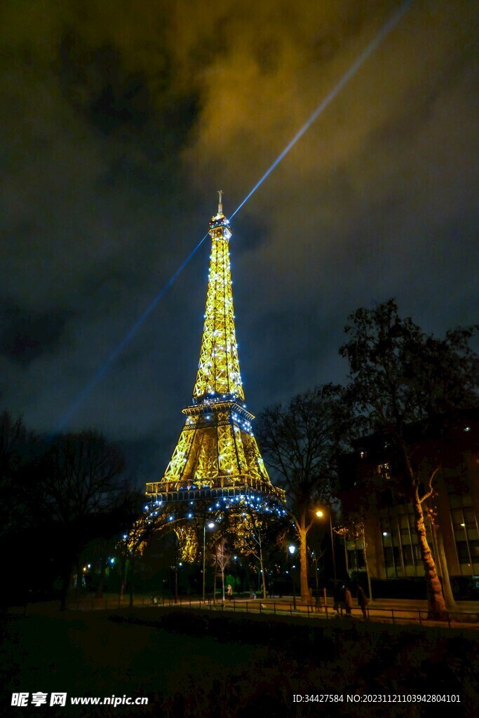 铁塔灯光夜景