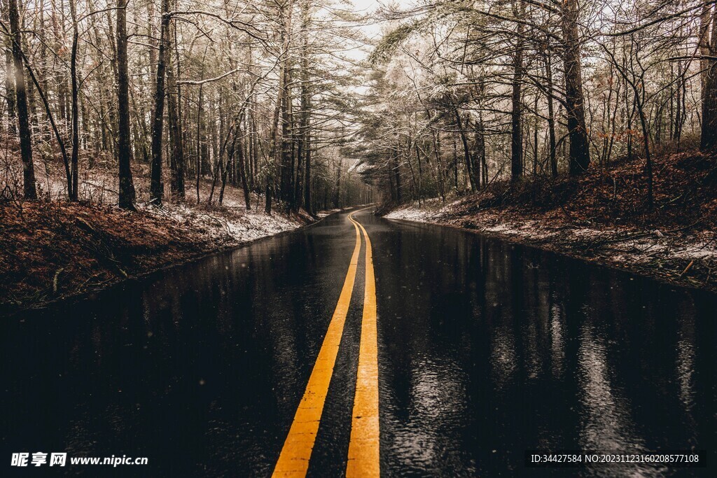 雨天的道路