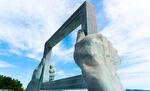 山东威海威海公园主题雕塑画中画