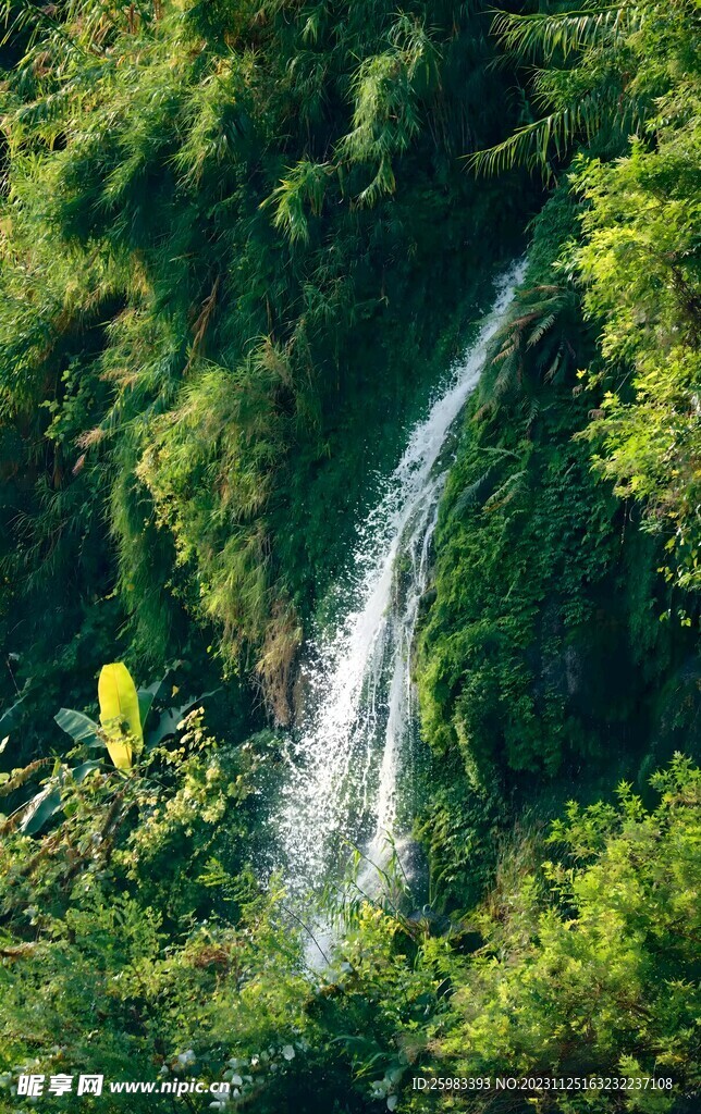 山涧流水