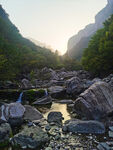 山野溪流