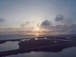 日出湖泊风景