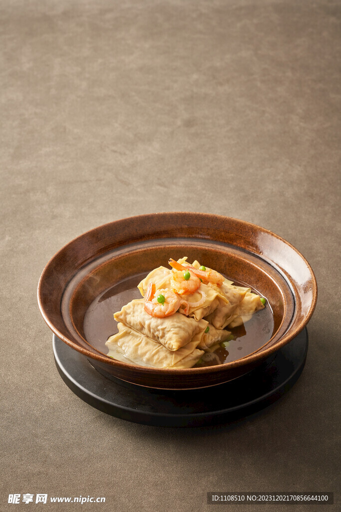 黑松露鸡汁百叶包