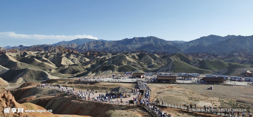 青甘线美丽风景 七彩丹霞 旅游