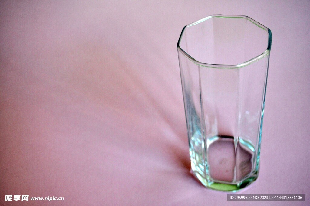 玻璃杯 