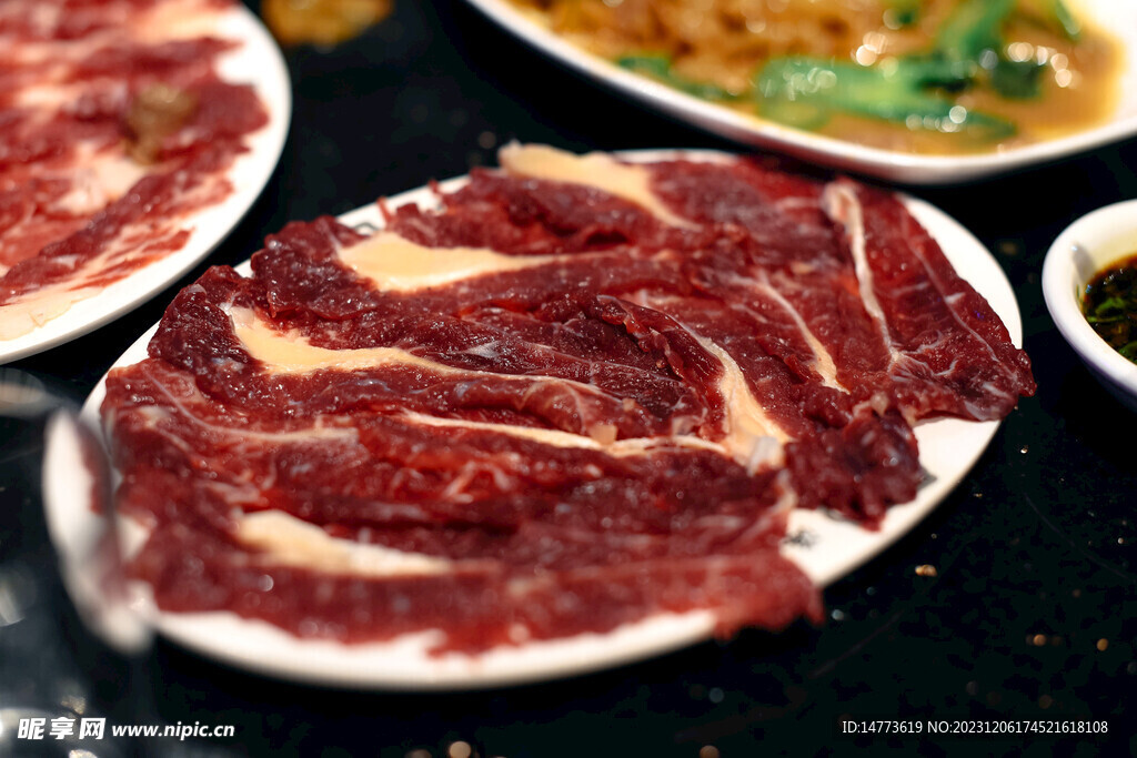  鲜切牛肉