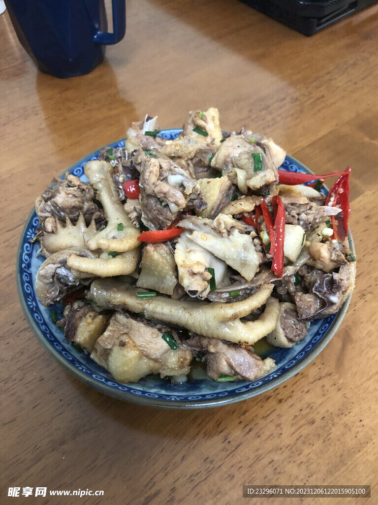 一盘炒鸡肉