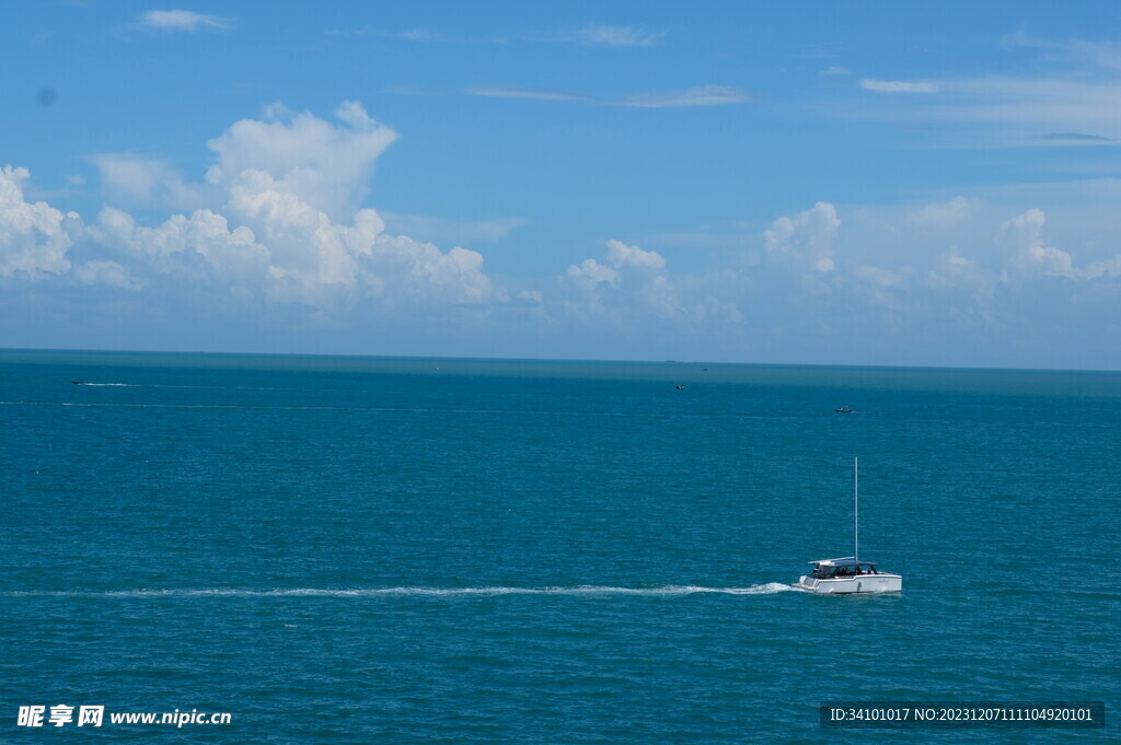 海与天