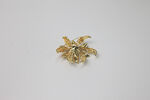 贵金属花形镶钻淡水珍珠胸针