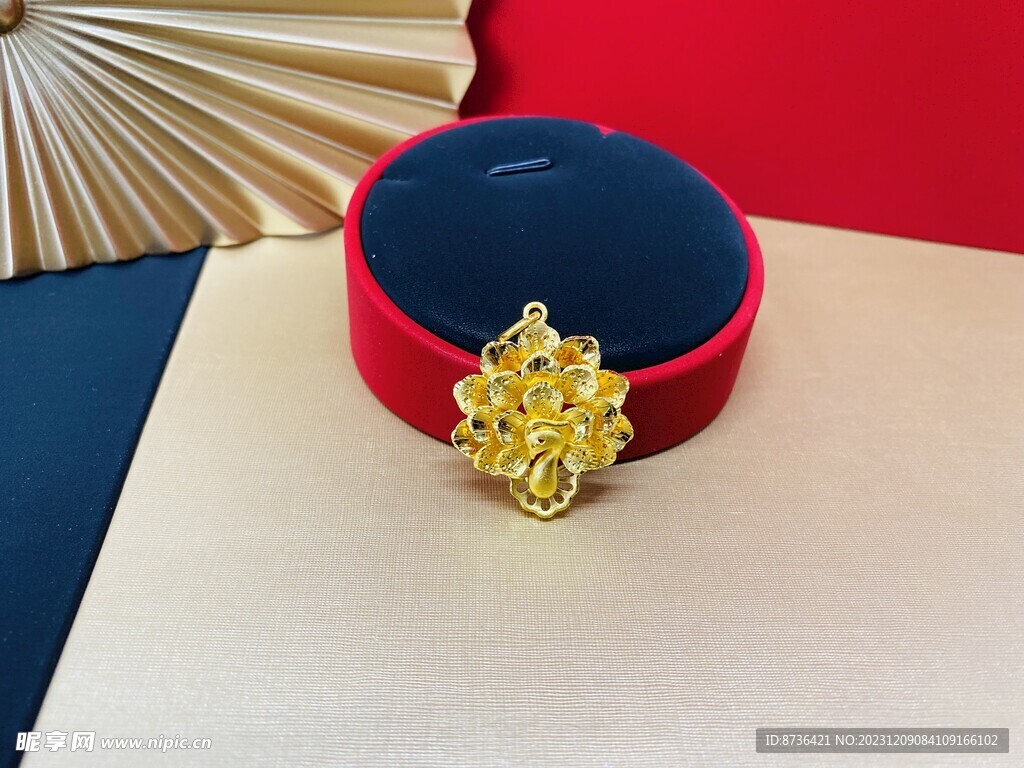 黄金足金孔雀开屏纯金吊坠首饰