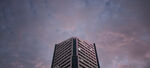 夜空下的写字楼
