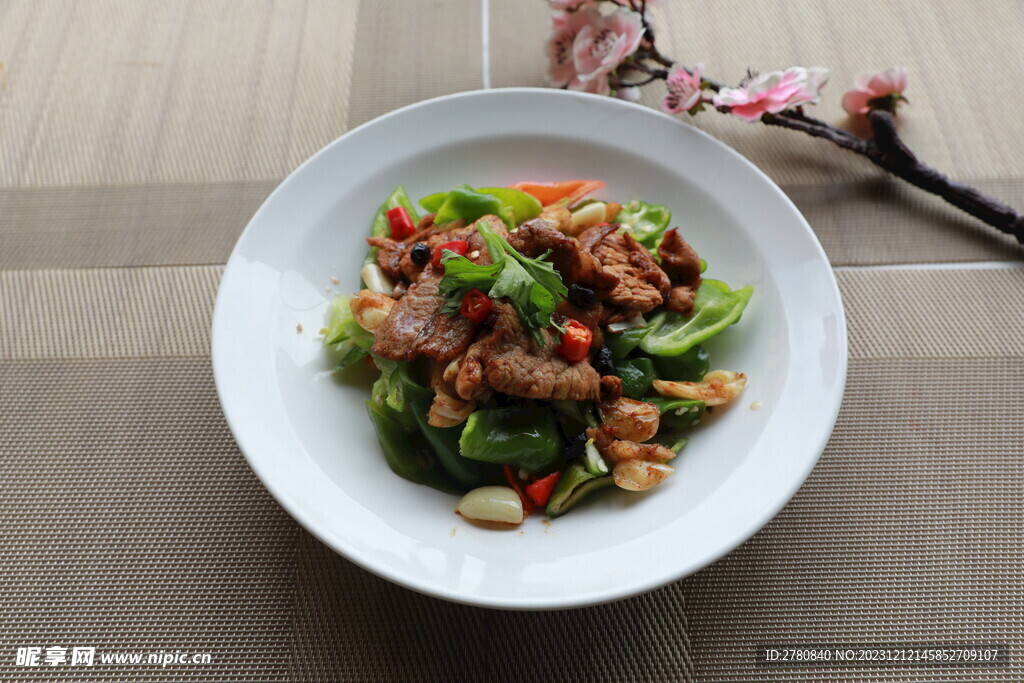 擂辣椒炒五花肉