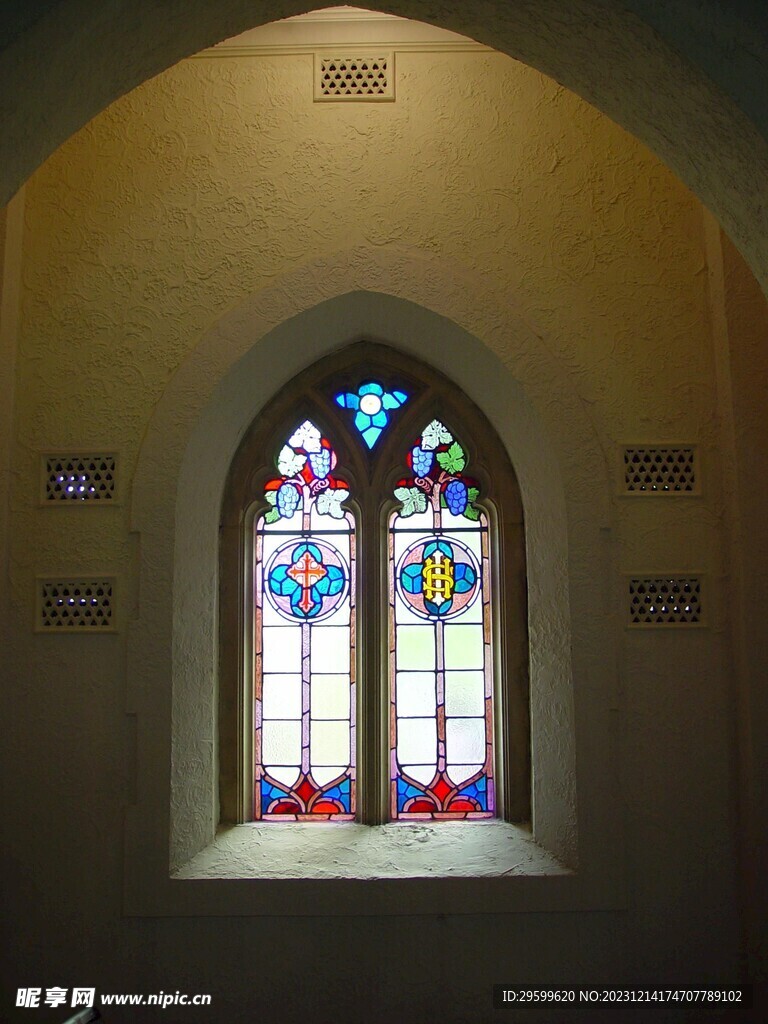彩色玻璃窗  
