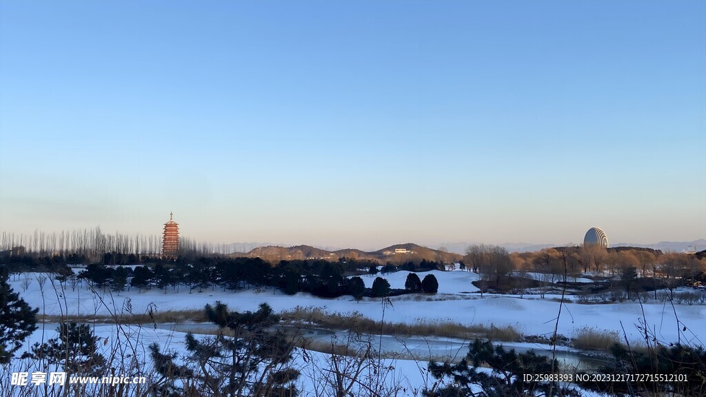 积雪的公园