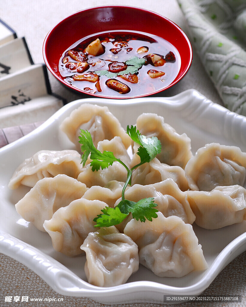 拨鱼饺子