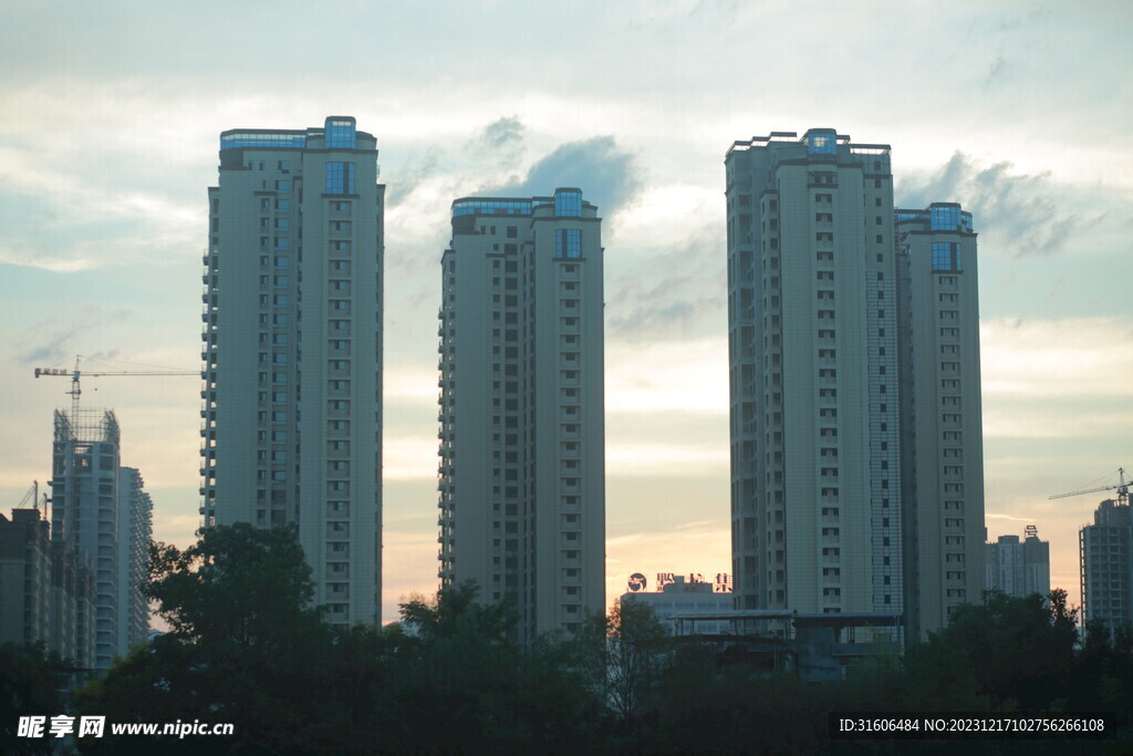 城市 高楼 天空