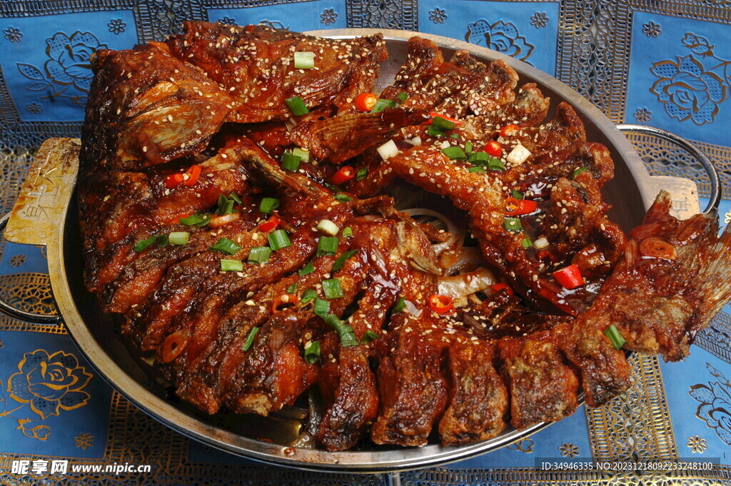 特色石板鲤鱼