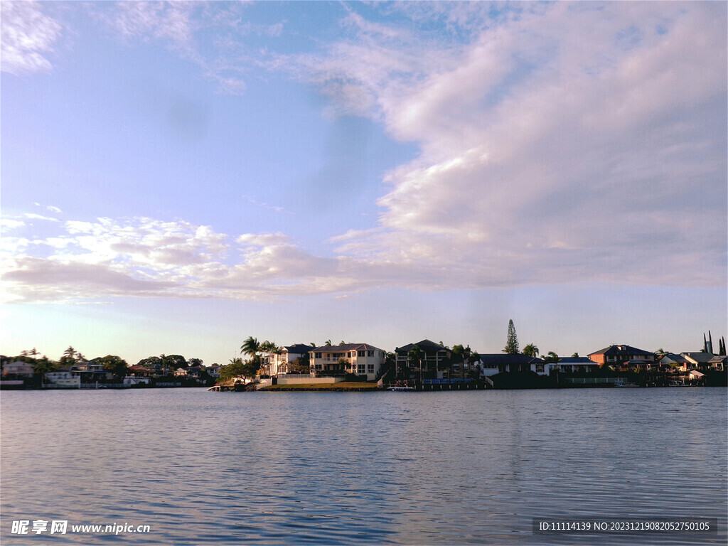 澳大利亚黄金海岸清水湾湖畔风景