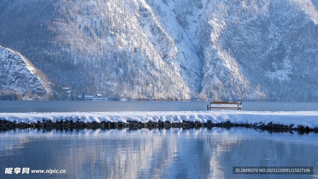 唯美山峰湖泊山水