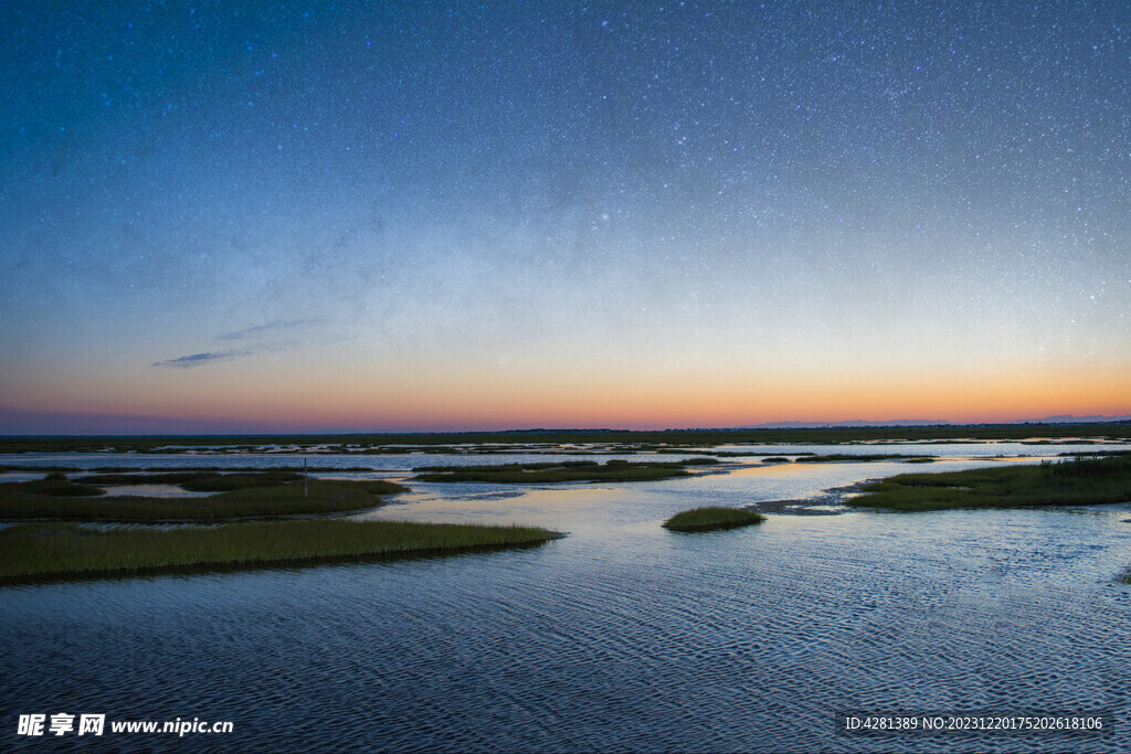 海湾上空夜景