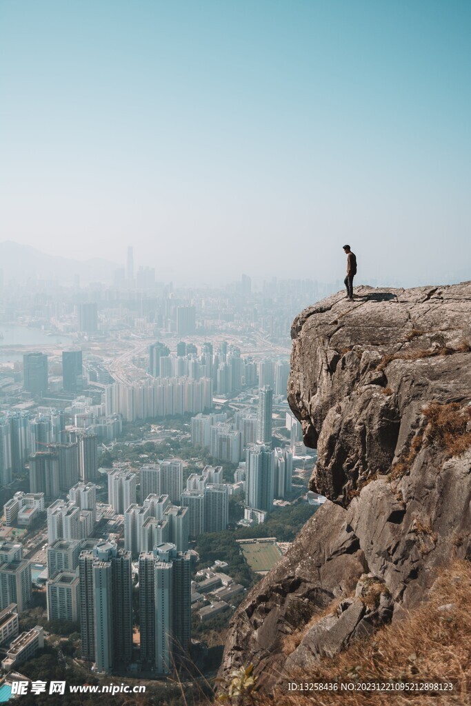 悬崖城市风景