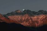 群山夜景