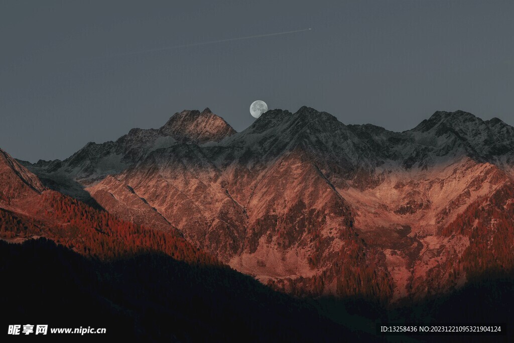群山夜景