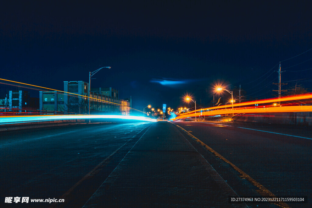 夜晚道路