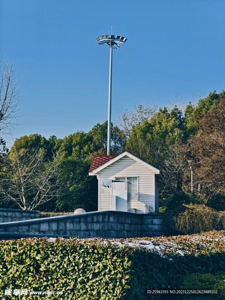郊外小屋