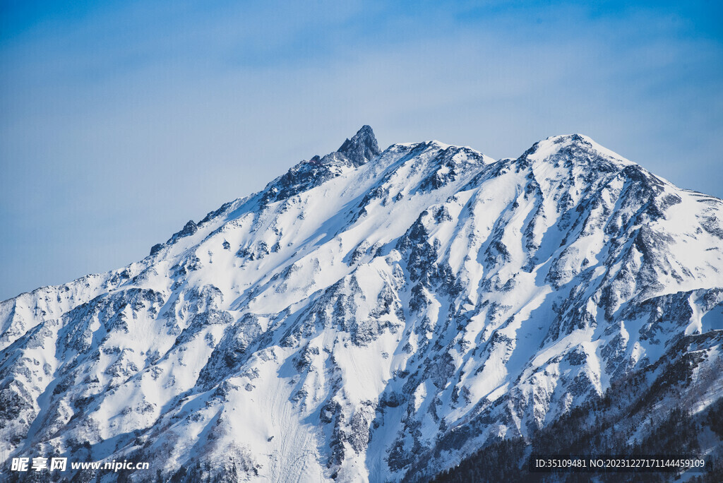 雪山山顶