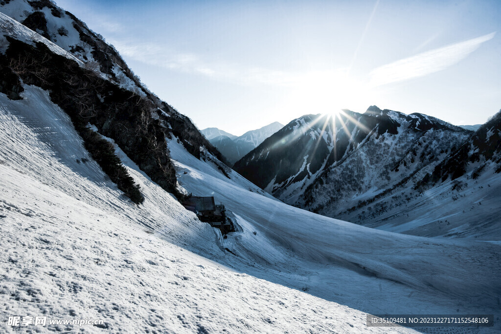 雪山山顶