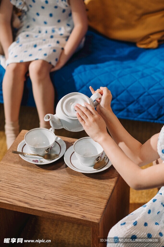 倒茶