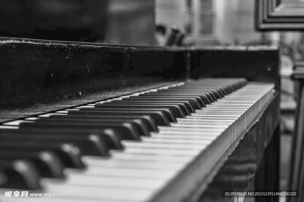 钢琴 