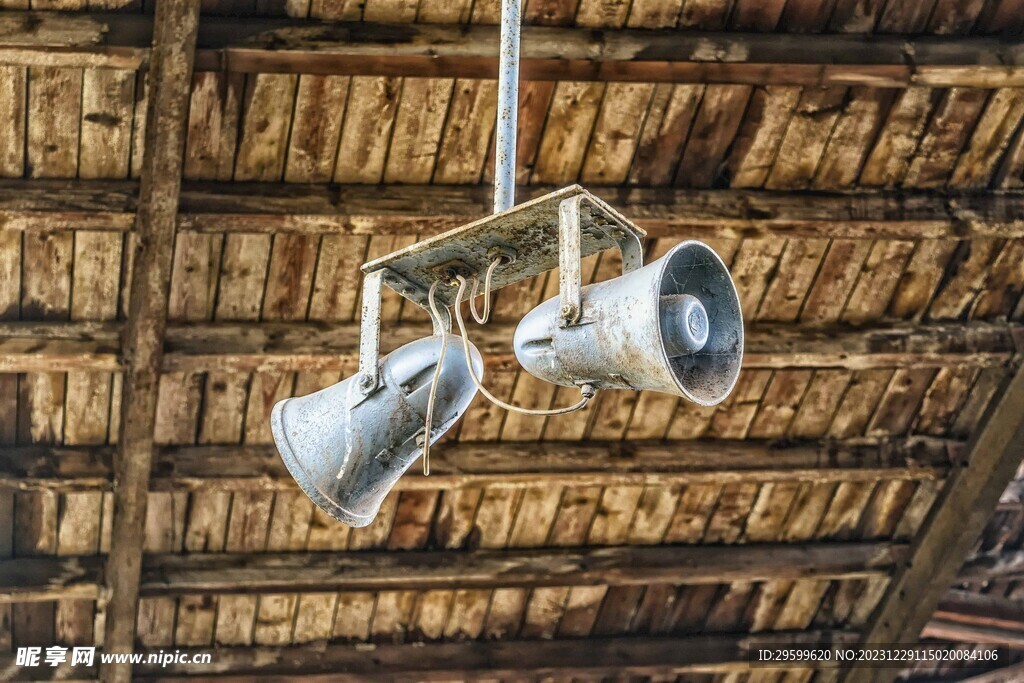 扩音器  