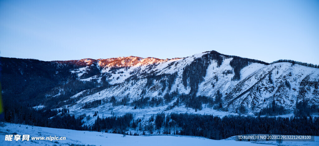 雪山日出