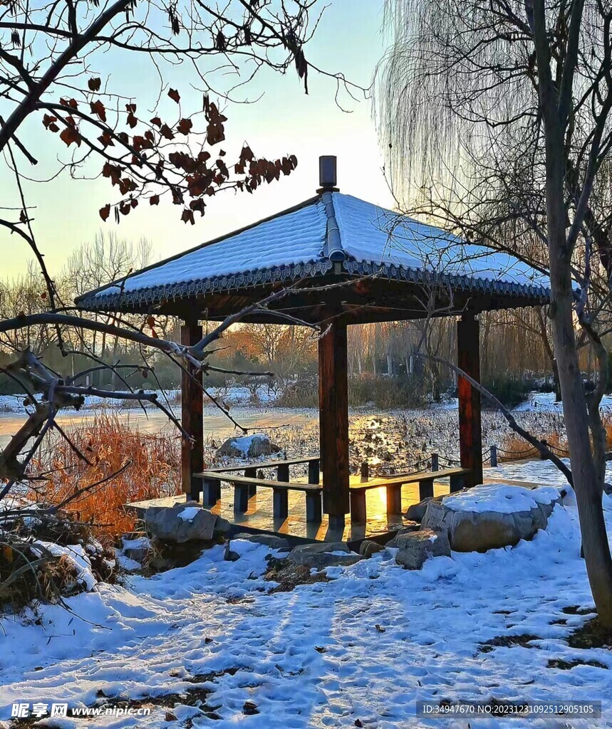 雪后亭子