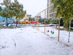 幼儿园冬日里的雪景