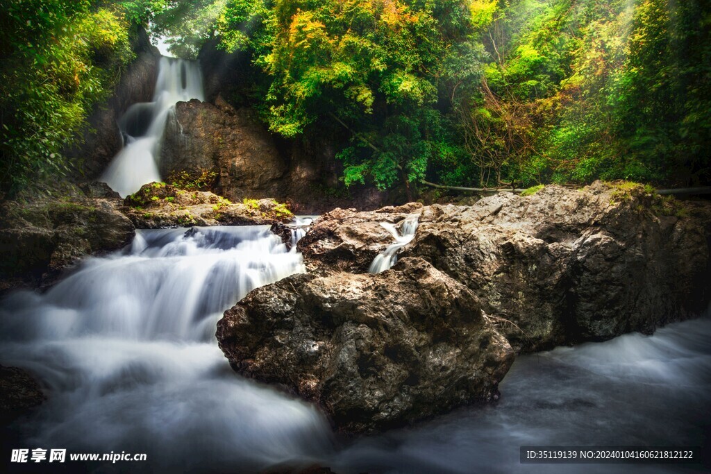 瀑布风景